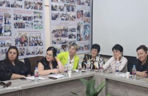 Training for mobilizers and Para-specialists