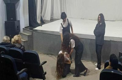 ფორუმ-თეატრი სტერეოტიპებს ამსხვრევს...